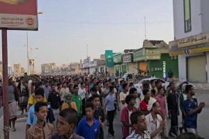 تريم تنتفض: مظاهرات حاشدة تندد باستخدام القوة المفرطة وغازات مسيلة للدموع من قبل قوات المنطقة العسكرية الأولى