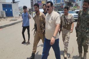 مدير عام المنصورة يدشن التشغيل التجريبي للإشارات المرورية الضوئية في عدد من الشوارع بالمديرية