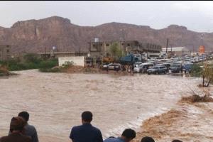 شبوة.. أمطار غزيرة وسيول مستمرة وتحذيرات عاجلة للمواطنين