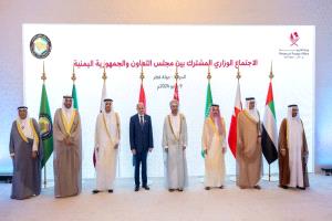 دراسة تدعو الحكومة اليمنية لإعادة ترتيب علاقاتها الاقتصادية مع دول الخليج