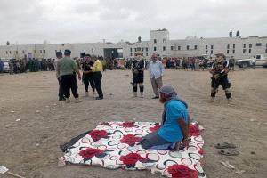 الأجهزة الأمنية والنيابة في أبين تنفذان حكم الاعدام بحق المحكوم عليه منصور عبدالله سالم حسين أمبو.