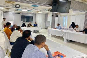 الوكيل بارزيق يدشن بالمكلا الدورة التدريبية لجمع خسائر وأضرار الكوارث على نظام (Desinventar - Sendai)