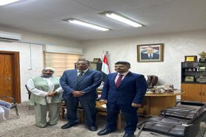 وكيل وزارة الصحة يزور الملحقية الثقافية اليمنية في الأردن ويبحث آليات التنسيق وتذليل الصعوبات أمام المبعوثين