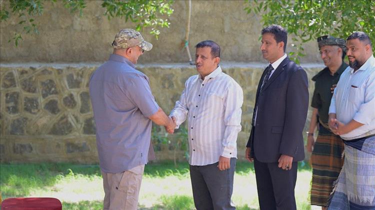 فتحي بن لزرق: المخا اليوم نموذج لليمن الذي نطمح إليه وادعو الجميع لزيارتها