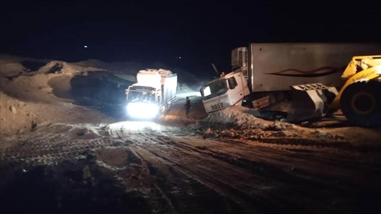 انقلاب شاحنة في منطقة الهومة بالمهرة