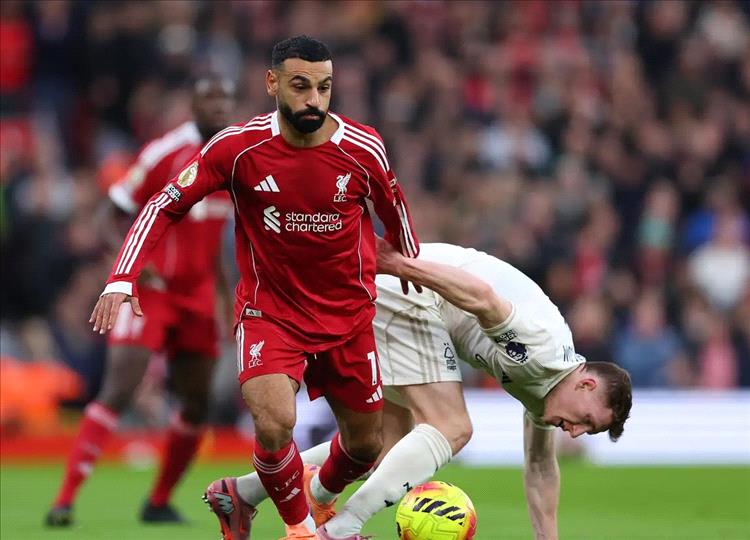 من ملك الآنفيلد لمقاعد البدلاء.. هل انتهى عصر محمد صلاح في ليفربول؟