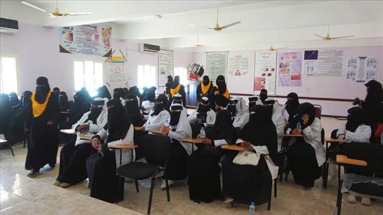 «هُنّ» وميون تطلقان جلسات توعوية في شبوة لمواجهة مخاطر الابتزاز الإلكتروني للفتيات