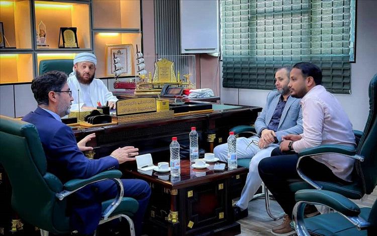 وزير الأوقاف ومنسق وكالة “تيكا” التركية يناقشان إعادة إعمار المعاهد والمراكز العلمية في اليمن