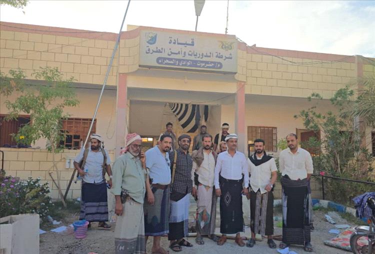 باعوم يتفقد مقرات شرطة الدوريات وأمن الوادي ويشيد بجهود تطبيع الحياة في مديريات وادي حضرموت