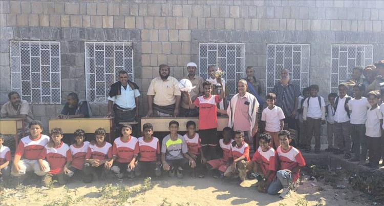 الأهلي يتوج بطلاً لدوري مدرسة عباس القوز بنين بحضور مدير مكتب التربية بمودية