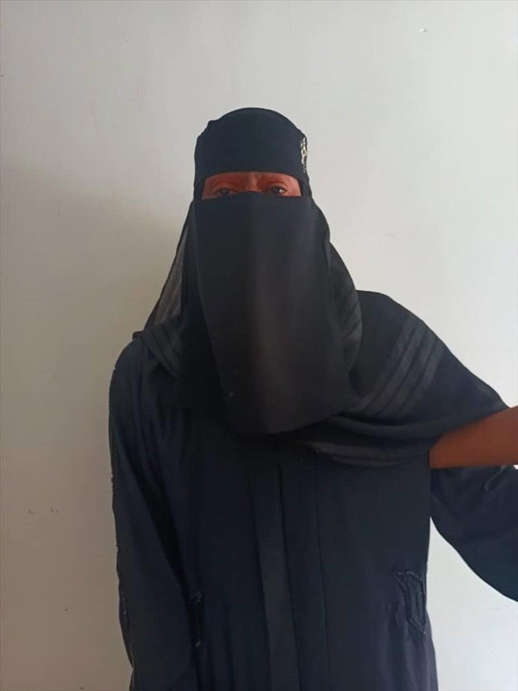 مفتشة في الشرطة العسكرية بالحزام الأمني تشكو انقطاع مرتبها منذ 6 أشهر