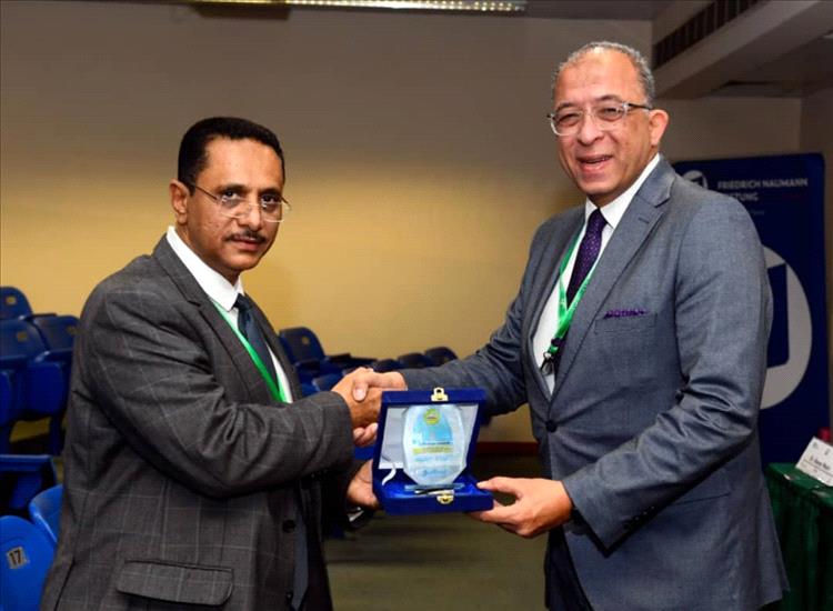 جامعة تعز تكرّم الجمعية العربية للبحوث الاقتصادية وتشارك في إطلاق تقرير التنمية العربية 2025 في بيروت