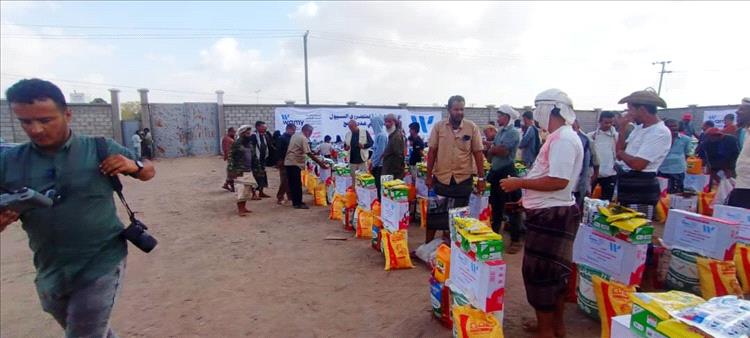 وصول الإنسانية تدشن توزيع 489 سلة غذائية و136 مادة إيوائية لمتضرري السيول في عدن ولحج
