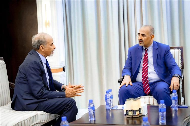 لقاء يبحث التطورات الأمنية والعسكرية في عدن بين الزبيدي والصبيحي