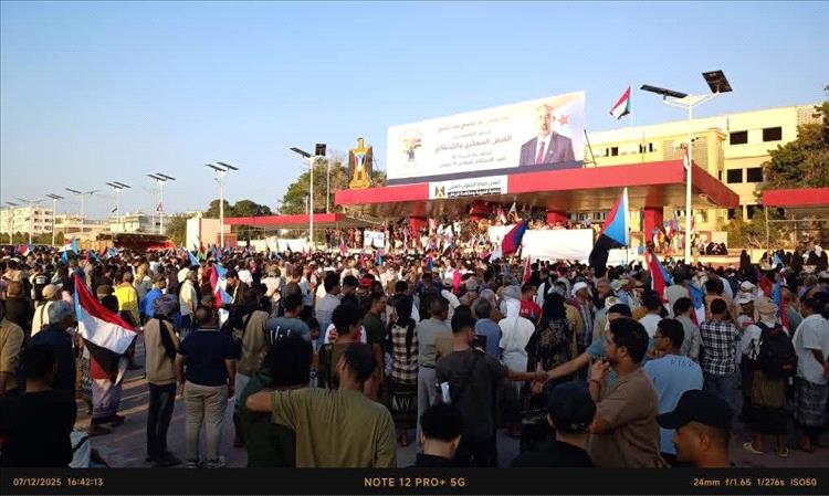 احتشاد واسع في ساحة العروض بخور مكسر للمطالبة باستقلال الجنوب