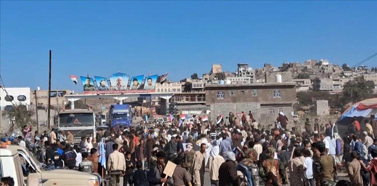 الضالع تدشّن اعتصامًا مفتوحًا للمطالبة بإعلان استقلال الجنوب