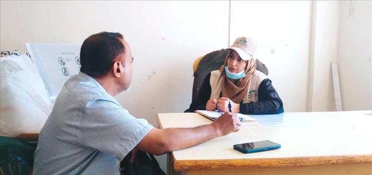 نائب مدير مكتب التربية والتعليم يلتقي بضابط مشروع منظمة صُنّاع النهضة