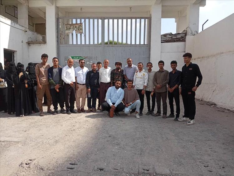 طلبة كلية الحقوق - جامعة عدن -  ينفذون نزولًا ميدانيًّا إلى إصلاحيةِ السجنِ المركزي