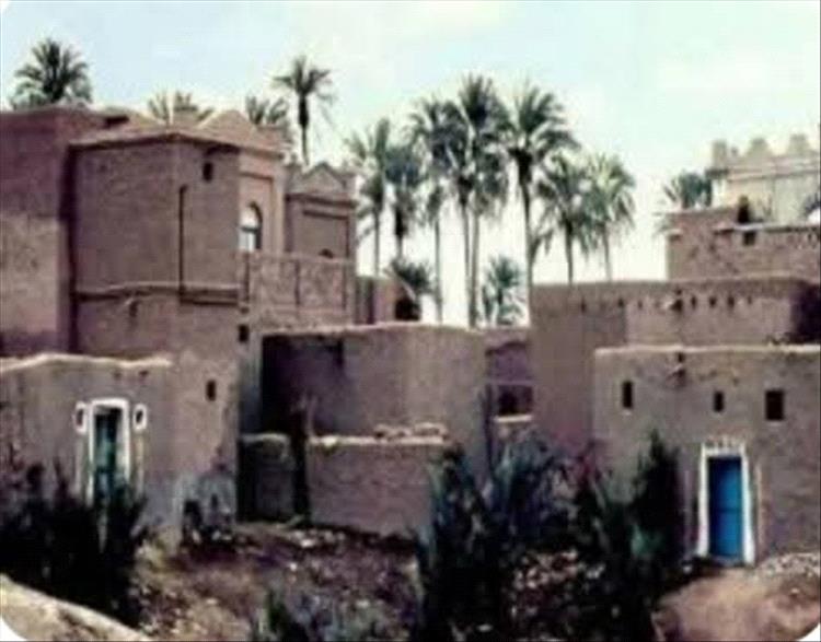 قبيلة العزيبة بلحج تصدر بيانا موجها للواء عيدروس الزبيدي تطالب فيه بإعلان دولة الجنوب