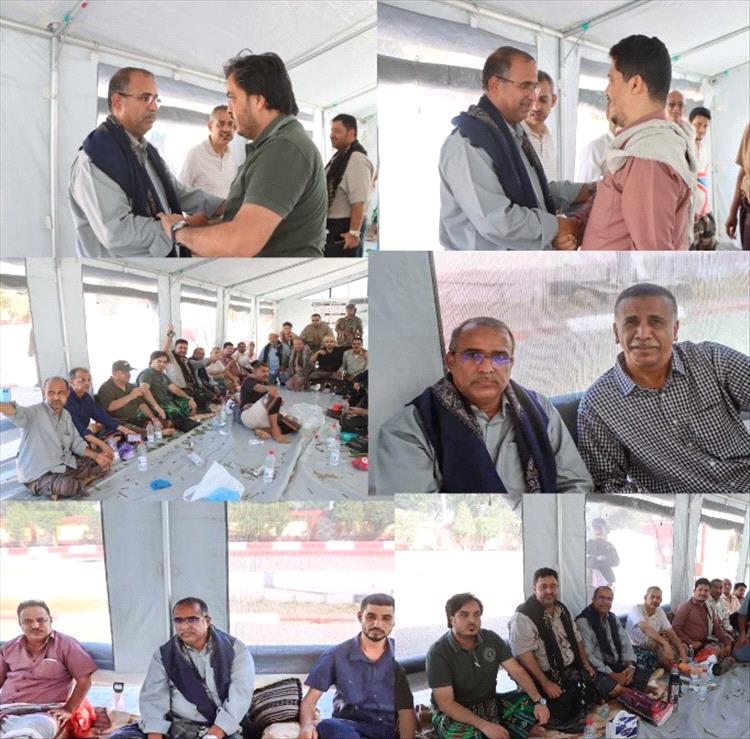 الوزيران الزعوري وبن يمين ومعهما الشوبجي وعصام زيد ورئيس اتحاد عمال الجنوب وقيادات عسكرية ومدنية في قلب ساحة الاعتصام