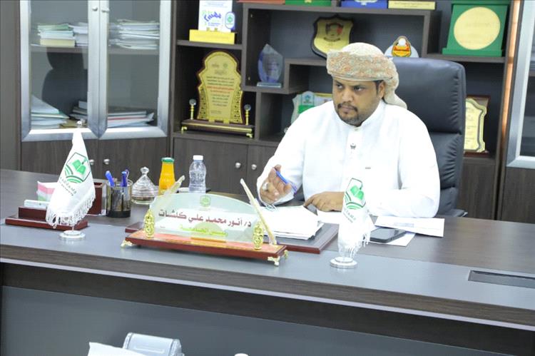 رئيس جامعة المهرة يترأس اجتماعًا للجنة الإشرافية العليا لمتابعة تأهيل البرامج الأكاديمية