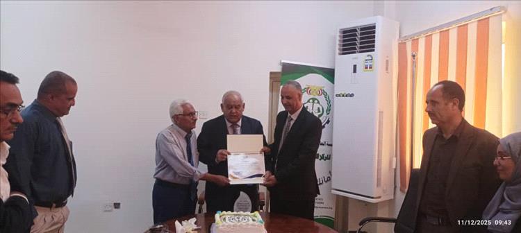 تكريم نائب رئيس مؤسسة  التأمينات الاجتماعية خلال لقاء استثنائي بالمؤسسة