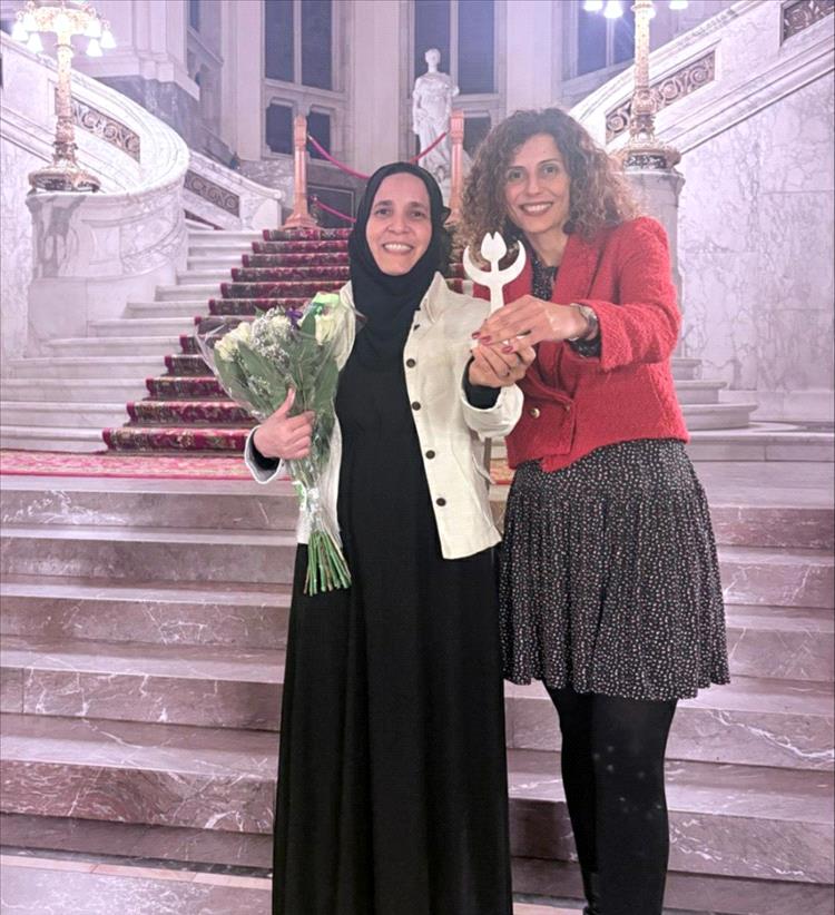 معين العبيدي تتسلّم جائزة التوليب لحقوق الإنسان لعام 2025 في لاهاي