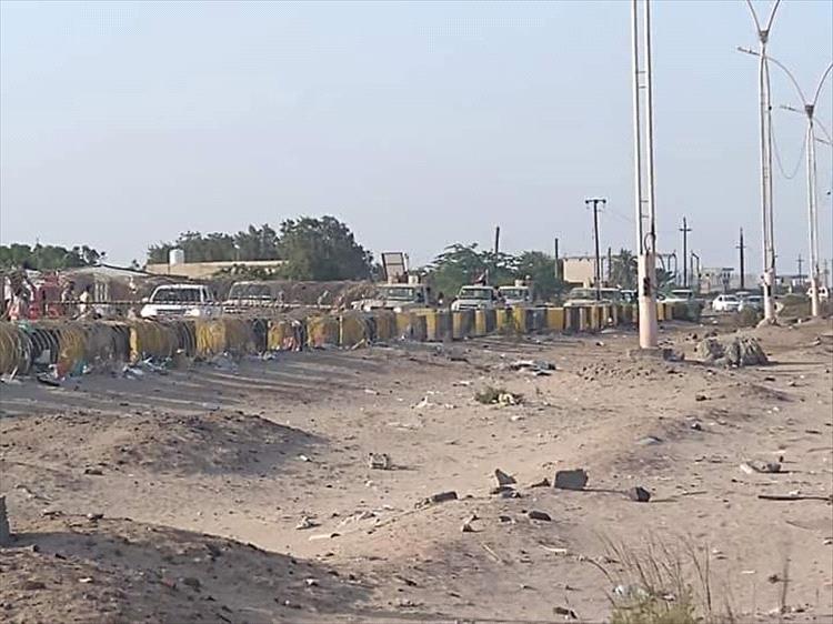 شهود عيان: إخلاء مقر التحالف في عدن ونقل محتوياته إلى حضرموت