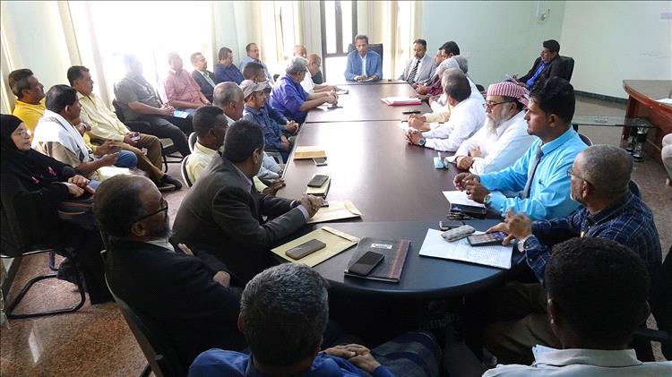 المكتب التنفيذي بمحافظة أبين يعقد اجتماعه الاستثنائي برئاسة المحافظ