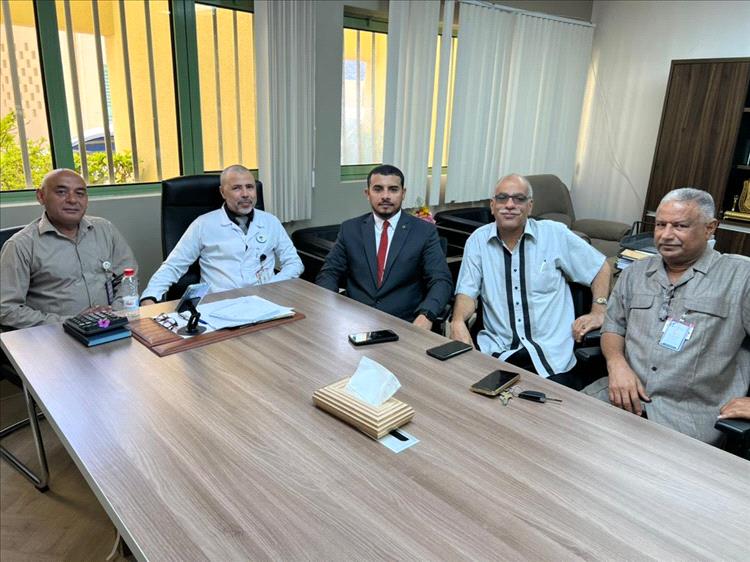 مدير عام مكتب وزارة العمل بالعاصمة عدن يزور مستشفى الأمير محمد بن سلمان ويشيد بجهوده في خدمة المواطنين