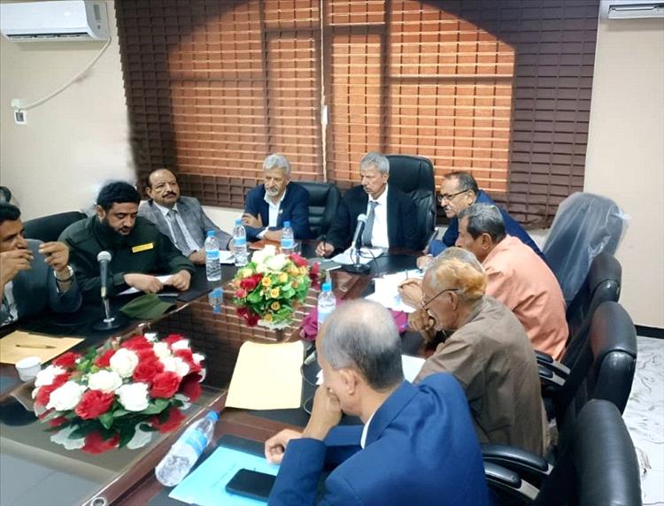 تنفيذي لحج يناقش تقريرَي مكتب الشؤون الاجتماعية وفرع هيئة المصائد السمكية بالمحافظة