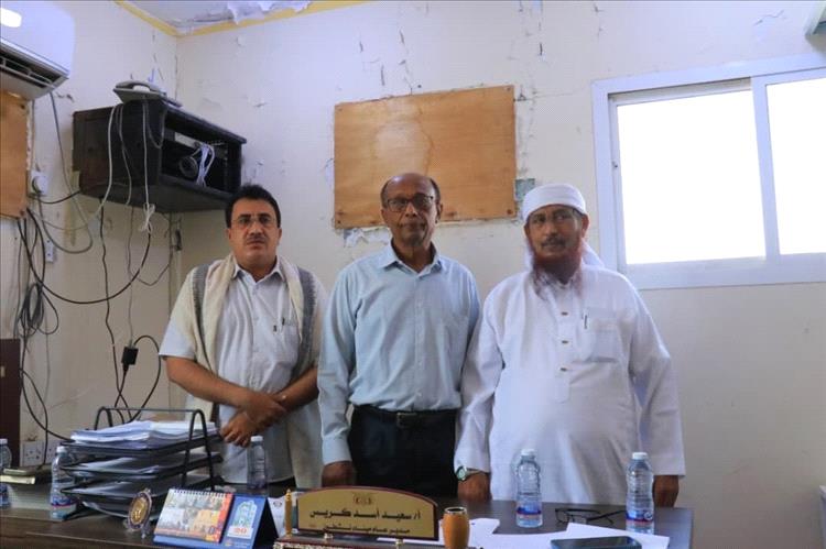 إتمام عملية الاستلام والتسليم بين المدير السابق والجديد لميناء نشطون بالمهرة