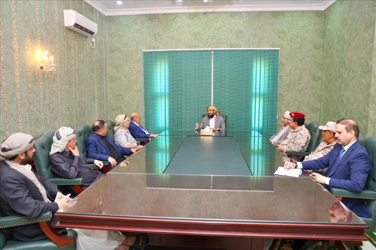 المحرمي يناقش مع البركاني مستجدات الأوضاع ويشدد على توحيد السلاح لمواجهة الحو_ثي والجماعات الإرها_بية