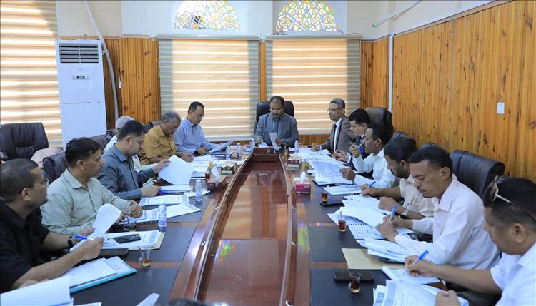 مجلس إدارة صندوق النظافة والتحسين بوادي وصحراء حضرموت يُقِر مشروع الموازنة التقديرية لعام 2026م ويناقش عدد من المواضيع ذات الأولوية