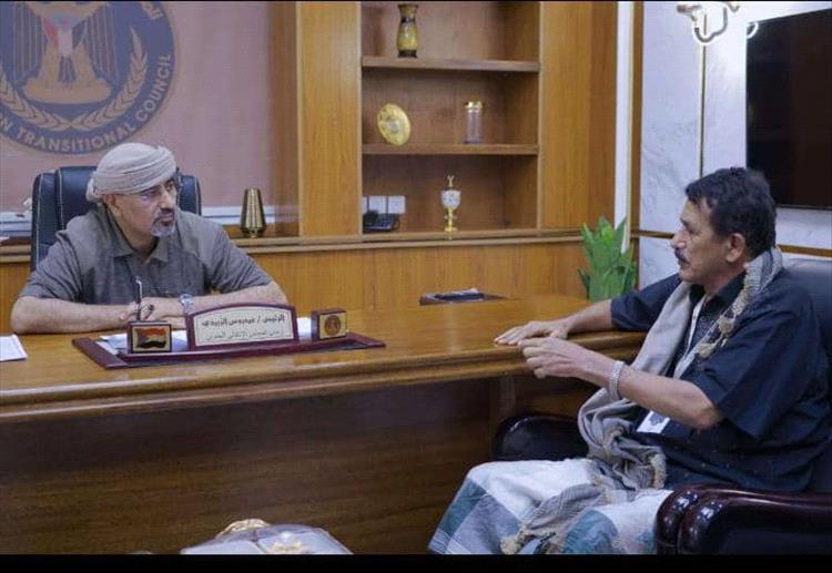 رئيس هيئة الشهداء والمناضلين يهنئ الزُبيدي بانتصارات القوات الجنوبية