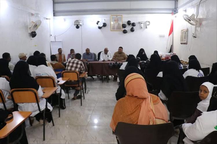 مكتب الصحة بالخوخة يكرم العاملين في مجال سوء التغذية