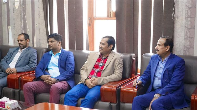 محافظ شبوة يطلع على خدمات القطاع الصحي ويؤكد على دعمه وتطويره