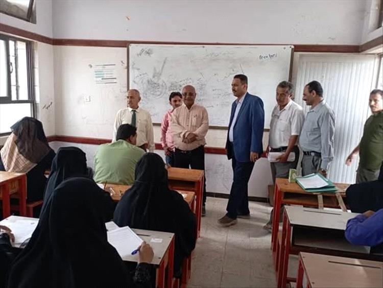 جامعة الحديدة تدشن امتحانات النصف الدراسي الأول لعام 2025-2026