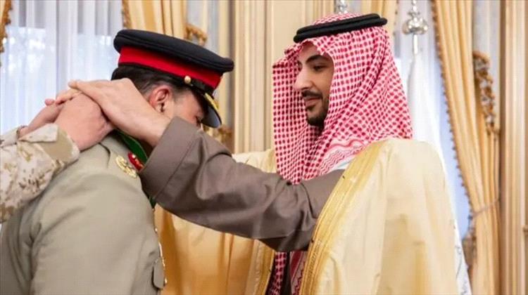 تحركات دبلوماسية وعسكرية سعودية واسعة: لقاءات رفيعة وتكريم قائد الجيش الباكستاني.. ما الذي يدور خلف الأبواب المغلقة؟