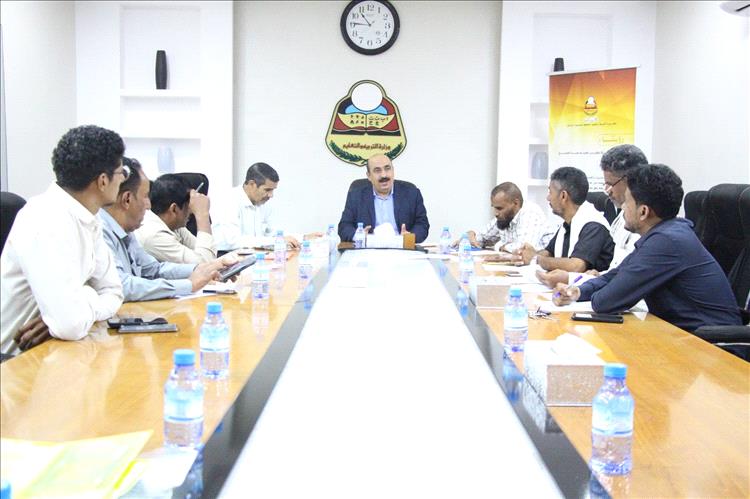 المدير باعباد يناقش مقترح خطة المشاريع للعام 2026