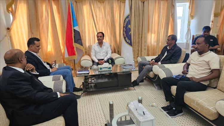 باعوم يبحث مع أمين عام جامعة سيئون أوضاع الجامعة والتحديات التي تواجهها