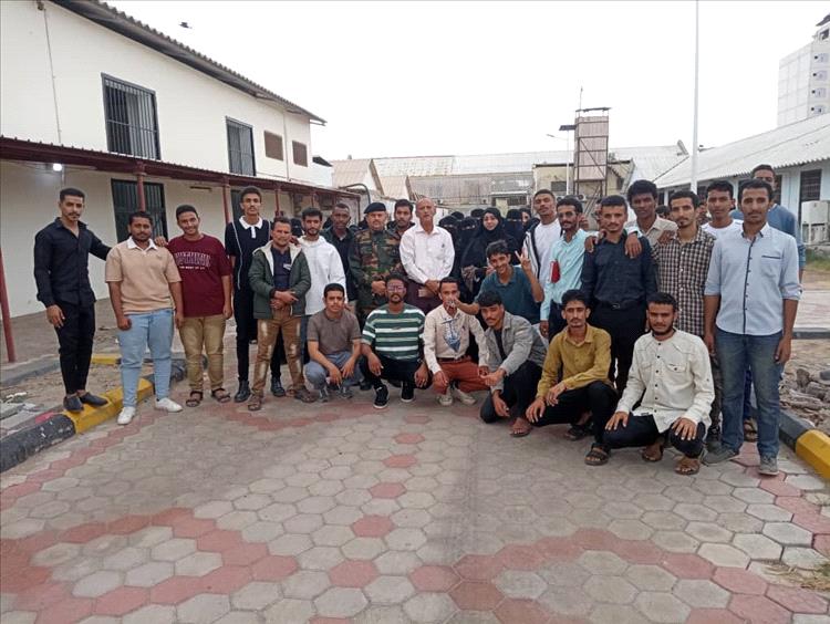 طلبة كلية الحقوق - جامعة عدن -  ينفذون نزولًا ميدانيًّا إلى إصلاحيةِ السجنِ المركزي