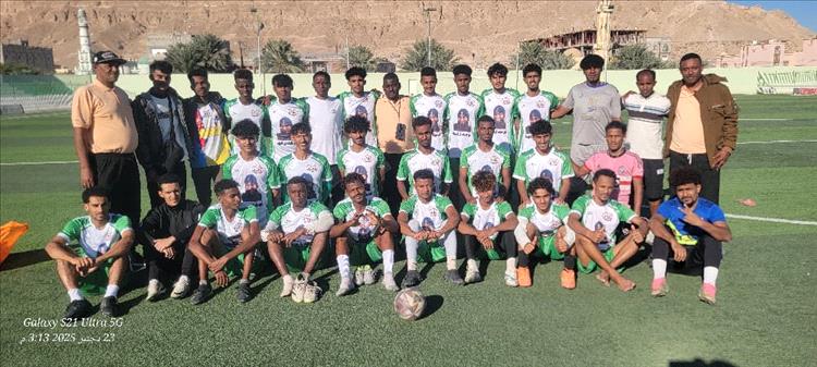 خنفر أبين يخوض تدريب تكتيكي قبل مباراة إتحاد سيئون على ملعب البرق بتريم