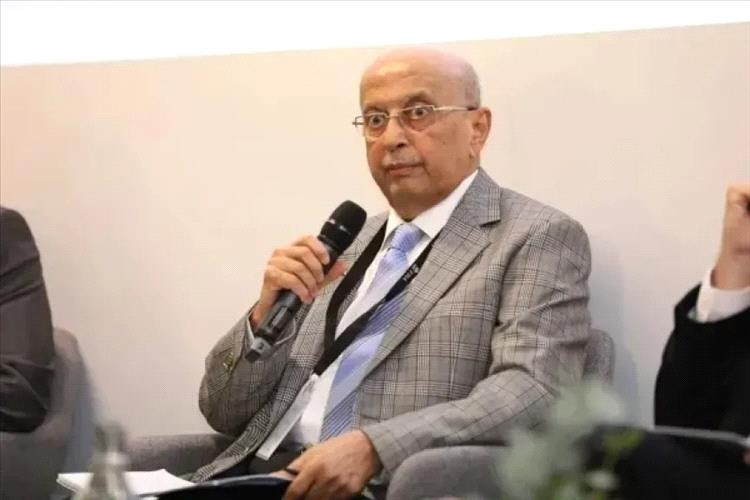 القربي يتحدث عن "إنجاز جديد" ينهي الأزمة اليمنية