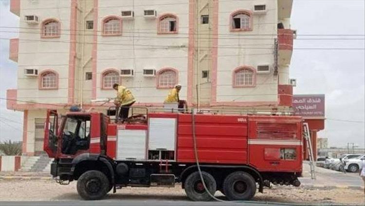 حريق يلتهم مستودع إدارة التربية والتعليم بمديرية قشن في المهرة دون خسائر بشرية