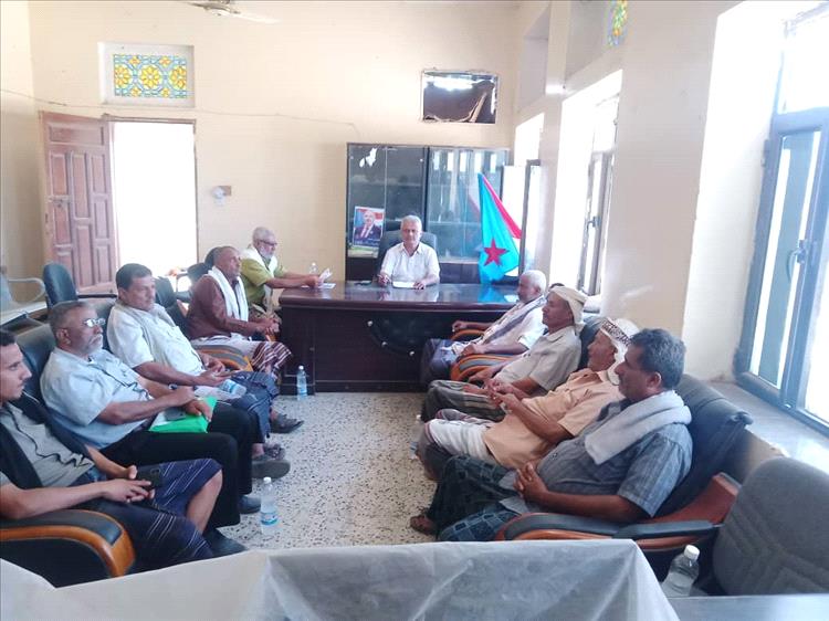 إجتماع المكتب التنفيذي للسلطة المحلية بالملاح ردفان برئاسة أنيس محمد ناصر مدير عام المديرية