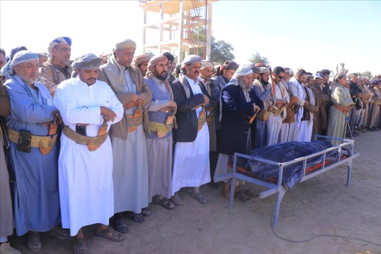 مأرب تشيّع الشيخ محمد بن صالح بن سعود في موكب رسمي وشعبي مهيب