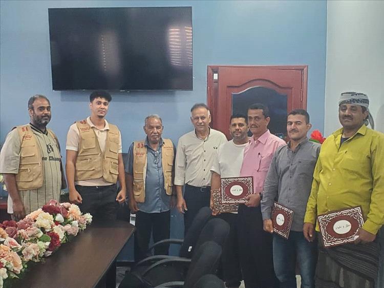 مدير عام المعلا يكرّم 4 مخابز متميزة بالالتزام بالأوزان والاشتراطات الصحية