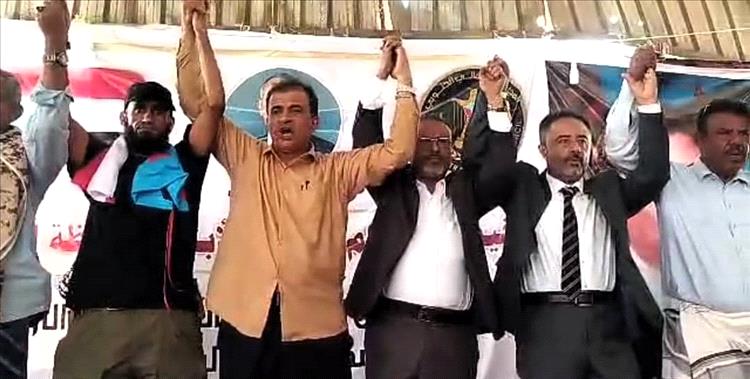 من مخيم الاعتصام بزنجبار .. إعلان الزحف الجماهيري لكافة مديريات أبين صوب ساحة العروض بعدن