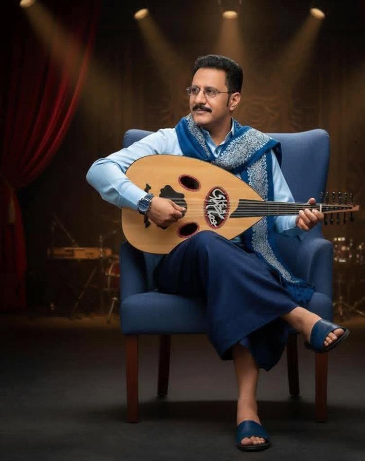 يعكف على تأليف كتاب "ألغناء اليمني الحديث". الفنان ألغنائي القدير .. "عصام خليدي". التميز في الغناء الملتزم الراقي.